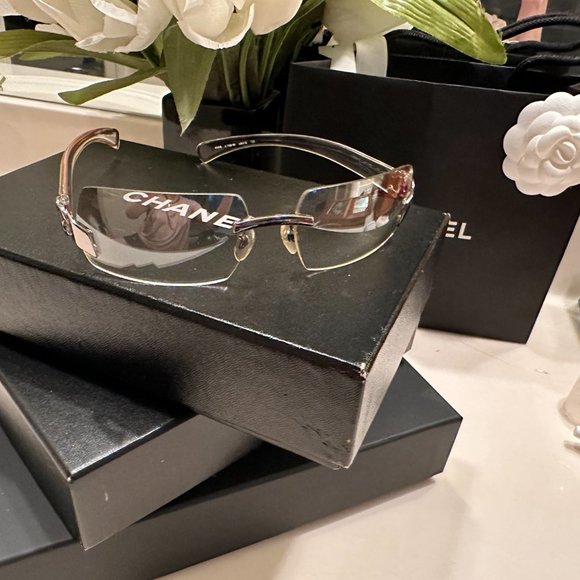 CHANEL Double CC Vintage Rare Silver Rimless Sunglasses - Picture 5 of 13